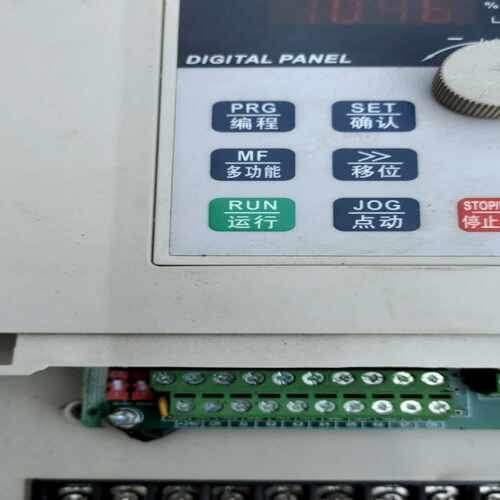 天正变频器5.5kwTVFE9-4055G/4075P飞梭