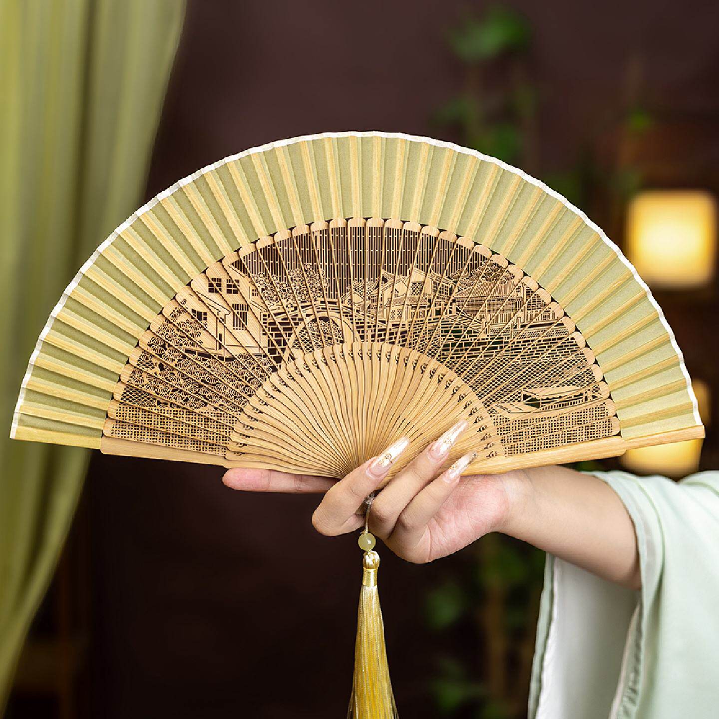 高端扇子古风折扇中式装饰扇精美雕刻易携带旗袍走秀苏杭礼物摆件