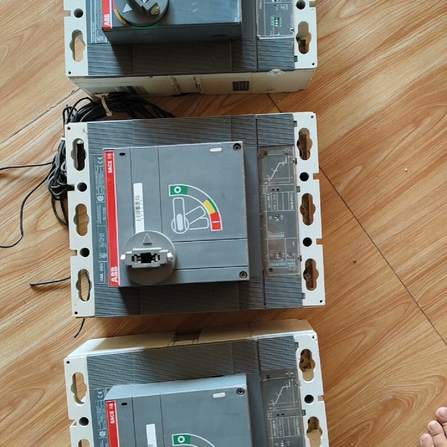 寻IABBSACETmax断路器600A一台