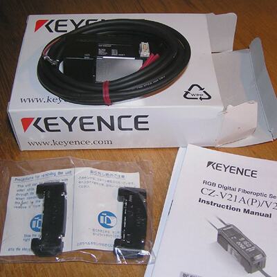 NEW  Keyence CZV22AP RGB Digital Fiberoptic Amplifier Unit P