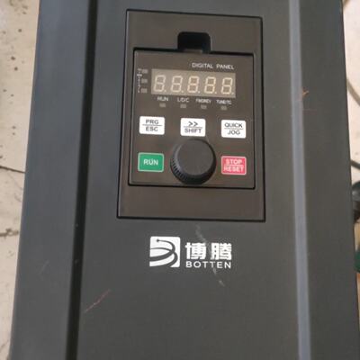 询价博腾X550A-15KW重载变频器一台，成色可以，，议价