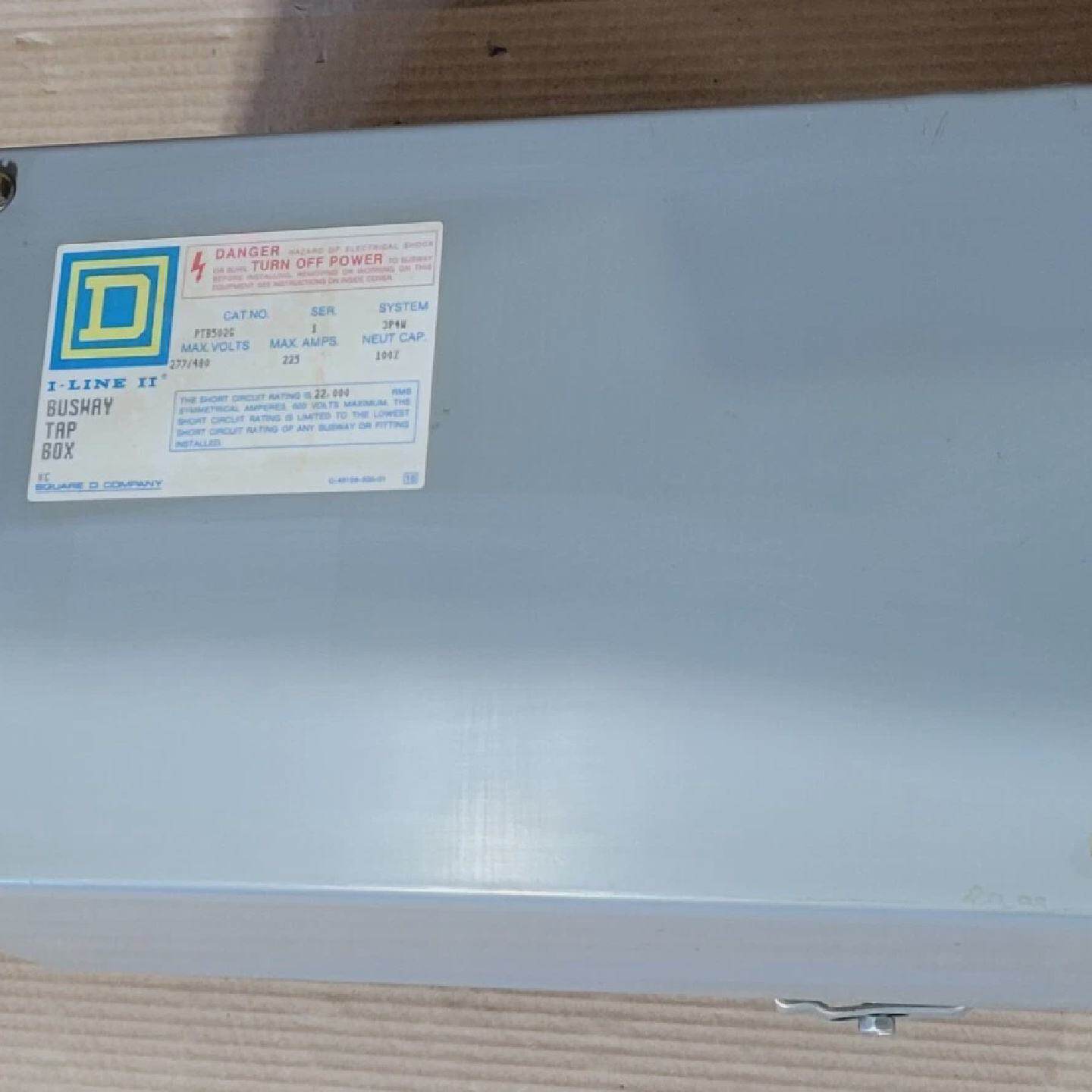 SQUARE D PTB PTB502G SER 1 225 AMP 480V 3P4W BUSWAY TAP BOX