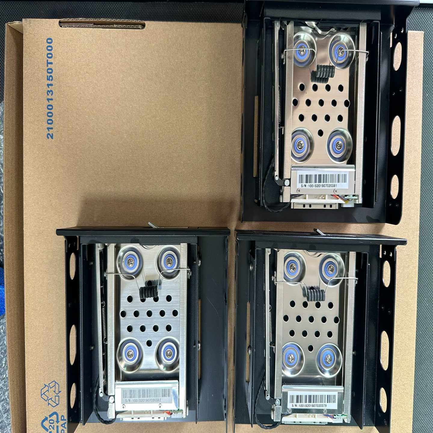 2.5寸热拔插光驱位硬盘盒子--议价商品