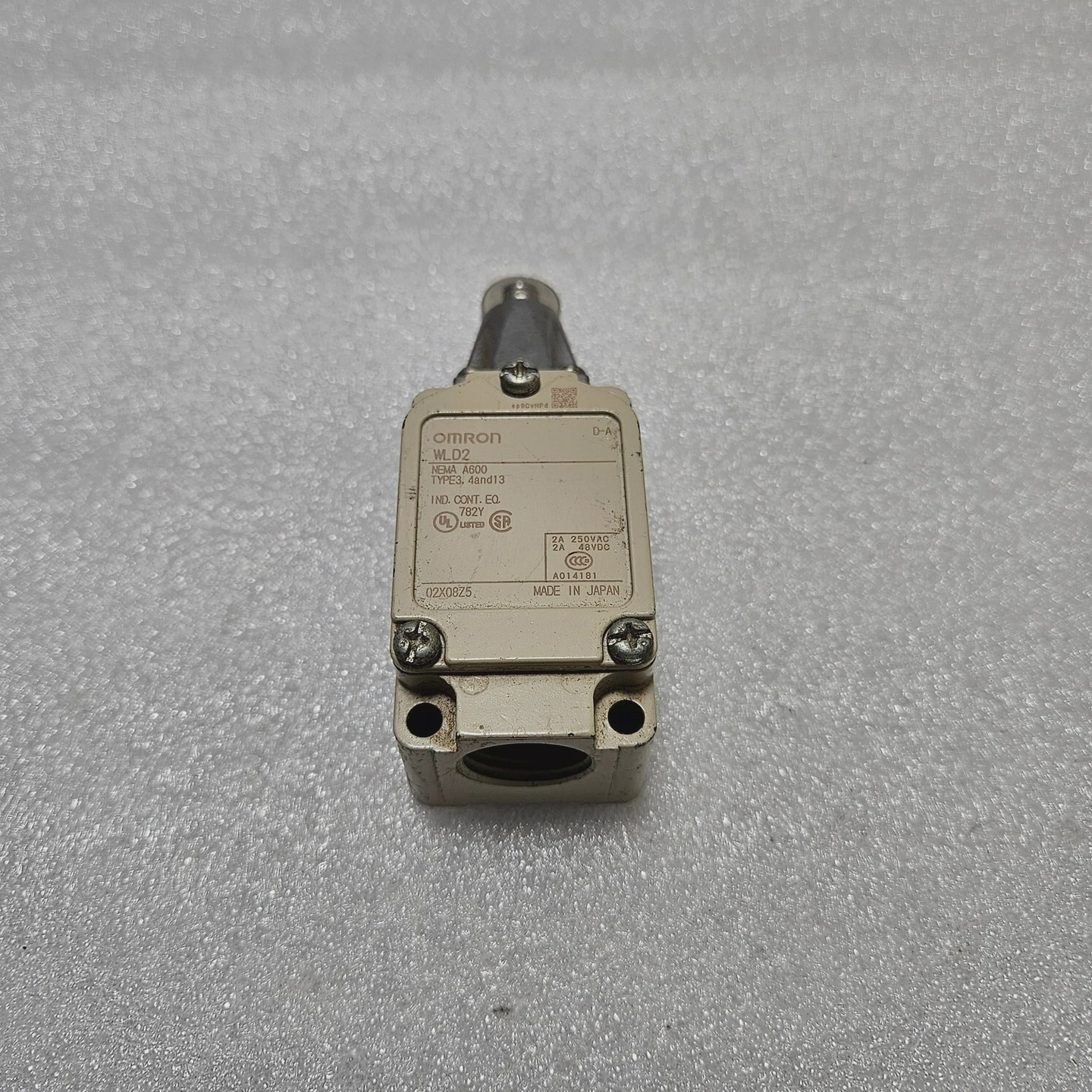 OMRONWLD2LIMITSWITCH02X08Z5