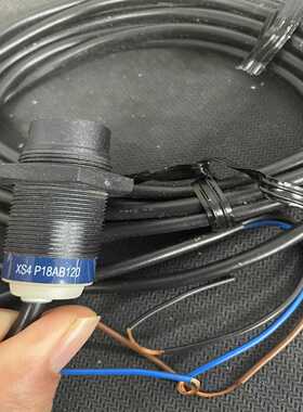 XS4 P18AB 120接近传感器，没包装~询价