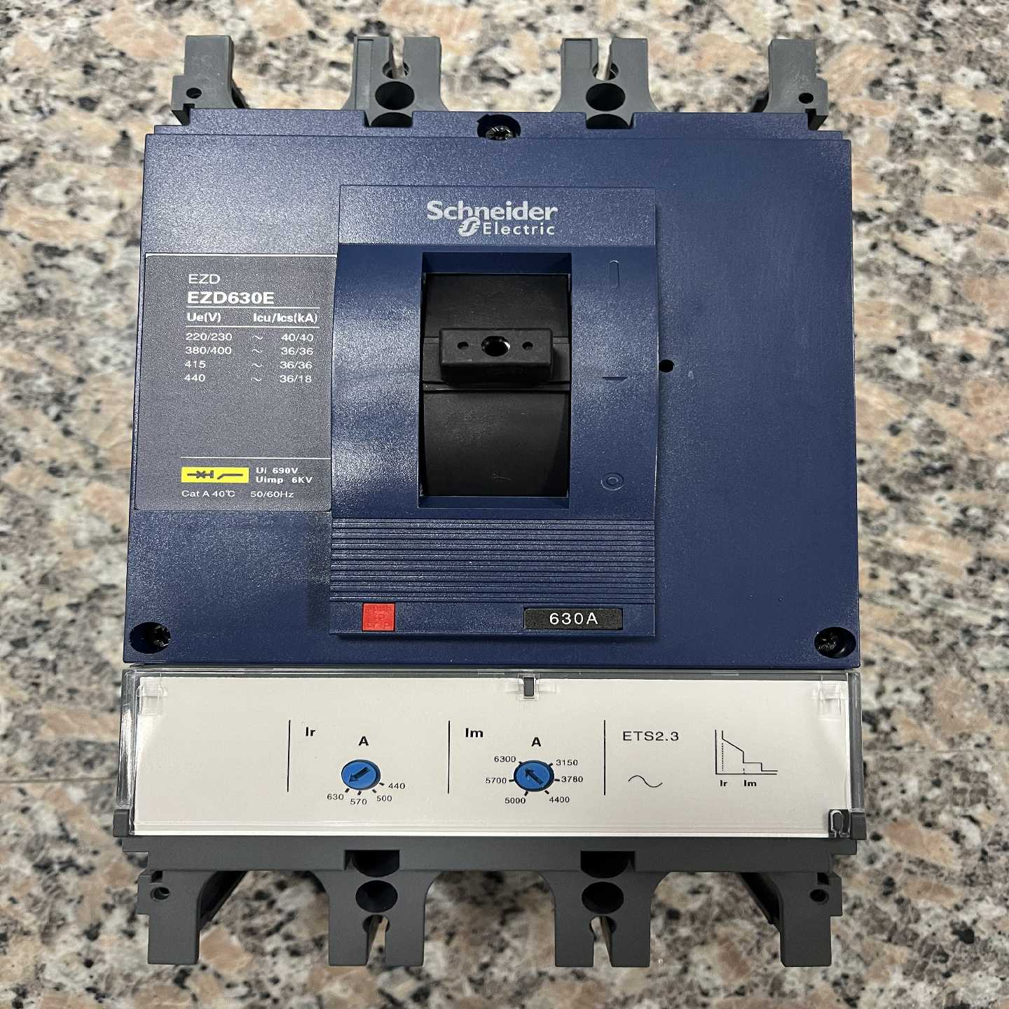 施耐德空开EZD630E-3P630A正品拆机，成色如图，成--议价商品