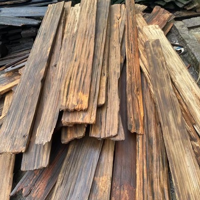 复古老杉木旧木板门头招牌户外木瓦片风化老木板餐饮民宿屋檐装饰