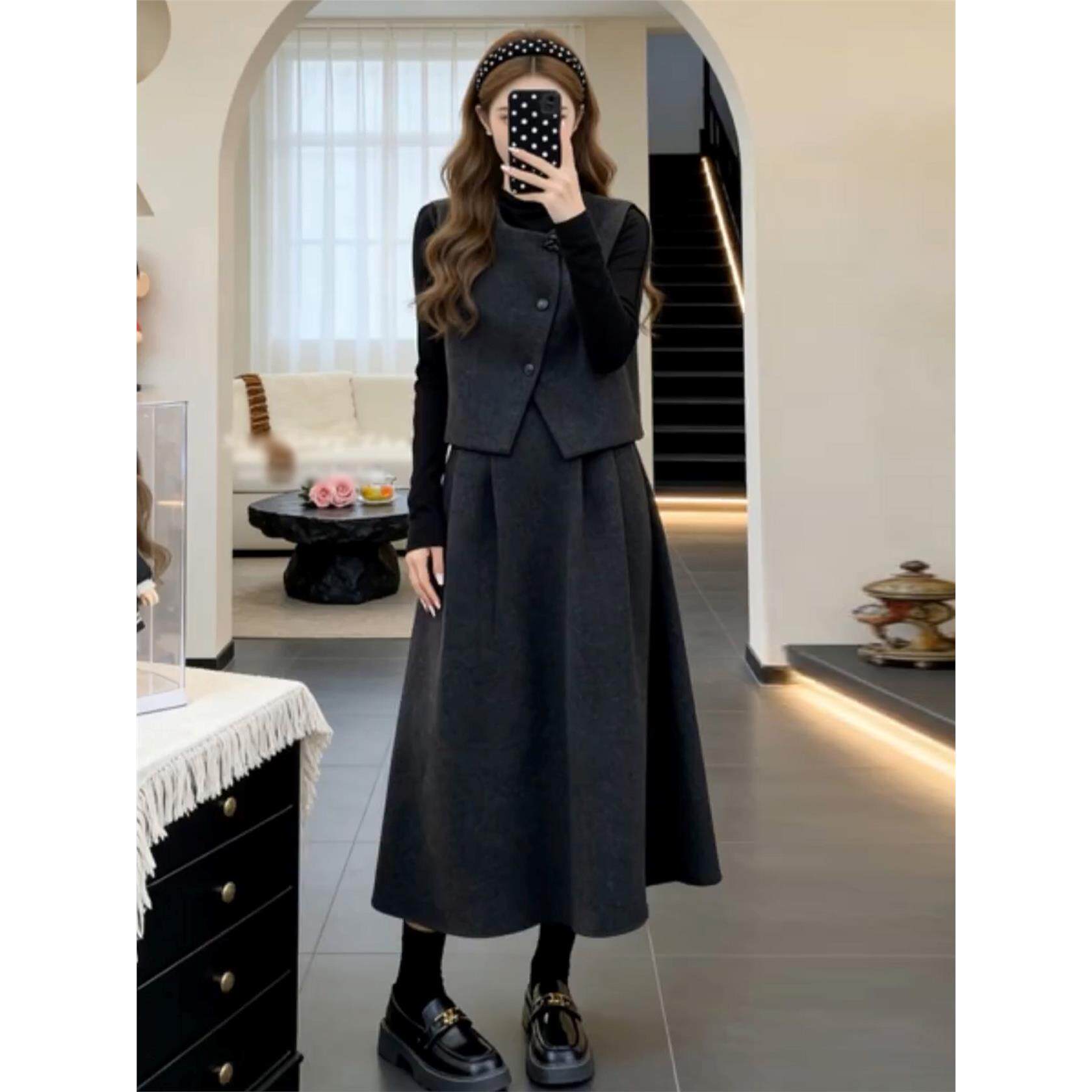 早春小香赫本风毛呢马甲长裙套装连衣裙子女装秋冬季2026新款穿搭