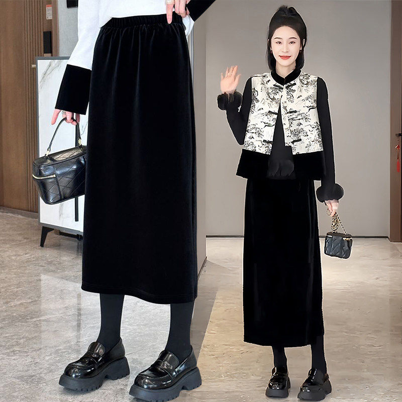 黑色加绒金丝绒半身裙女款春秋冬款2026新款直筒a字中长款半裙子