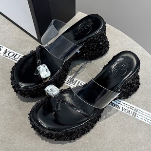 松糕底一字透明带凉拖鞋女2025夏季新款厚底坡跟超闪水钻增高凉鞋