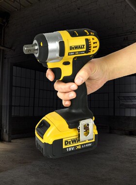 得伟电动冲击扳手 DCF880M2 18V锂电充电 脚手架搭棚轮胎螺丝