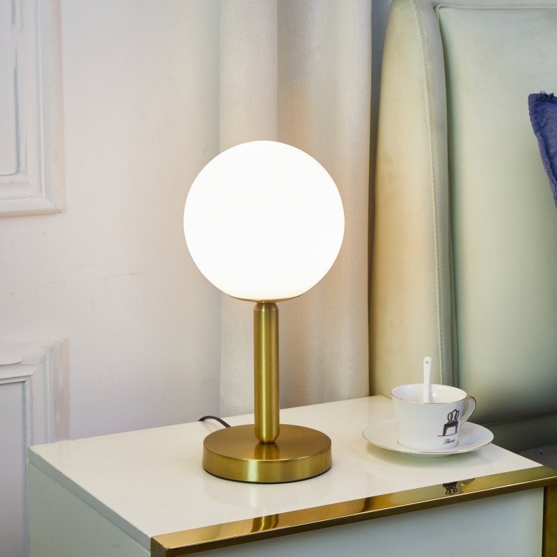 北欧卧室台灯床头灯简约后现代温馨浪漫艺术装饰个性创意圆球台灯