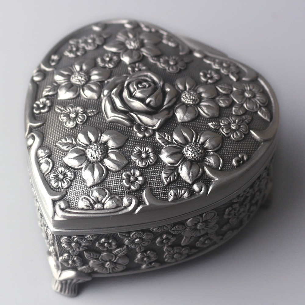 心形浮雕音乐盒爱心金属八音盒创意礼物送男女友生日毕业七夕情人