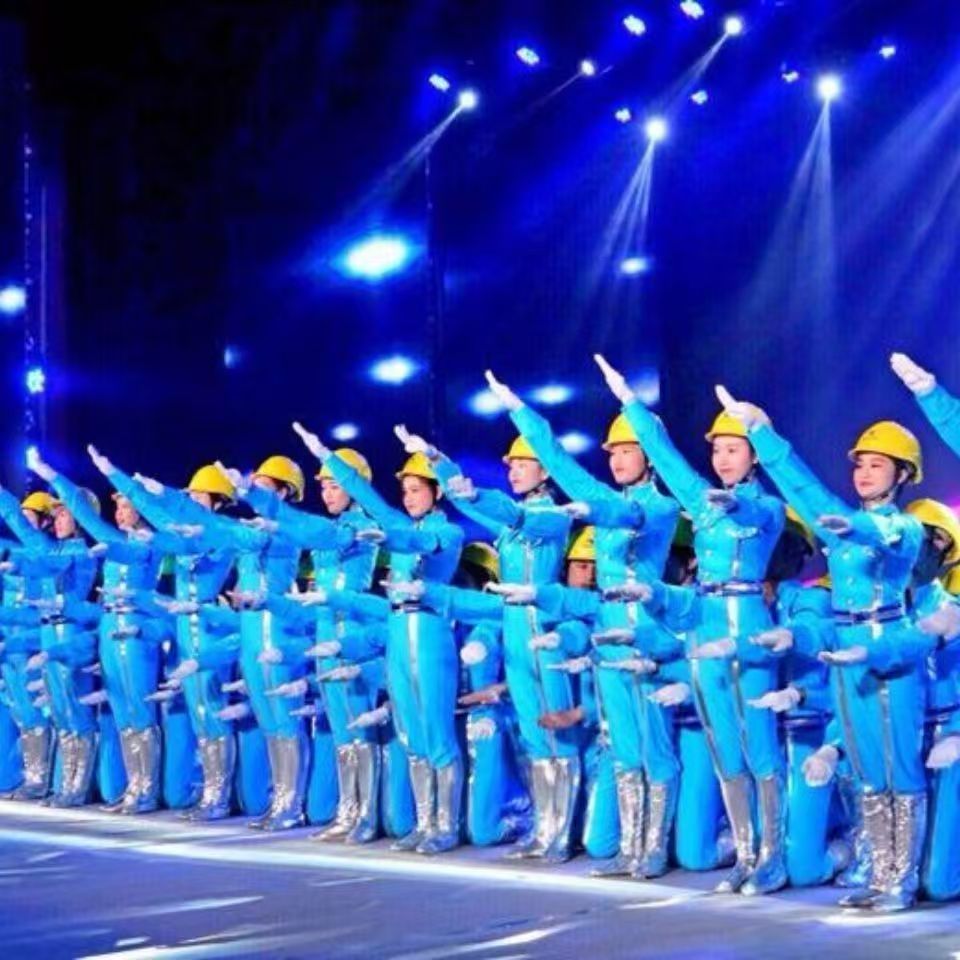 咱们工人有力量建筑工人舞蹈表演民族服装/舞台装
