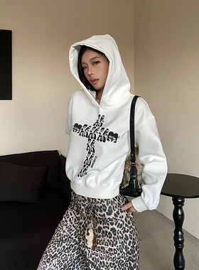 NOWANDHERE美式辣妹短款十字架印花连帽卫衣女秋季百搭白色上衣