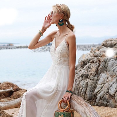 三亚海边长裙马尔代夫度假沙滩裙高级感连衣裙深V领白色轻婚纱夏