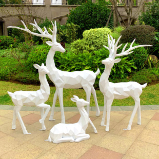 玻璃钢大型白鹿雕塑户外抽象梅花鹿摆件仿真动物园林景观装 饰小品