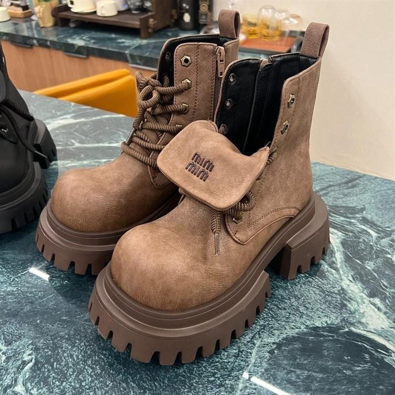 大码短靴41到43胖脚宽肥厚底高跟马丁靴2024新款秋冬女靴加肥女鞋