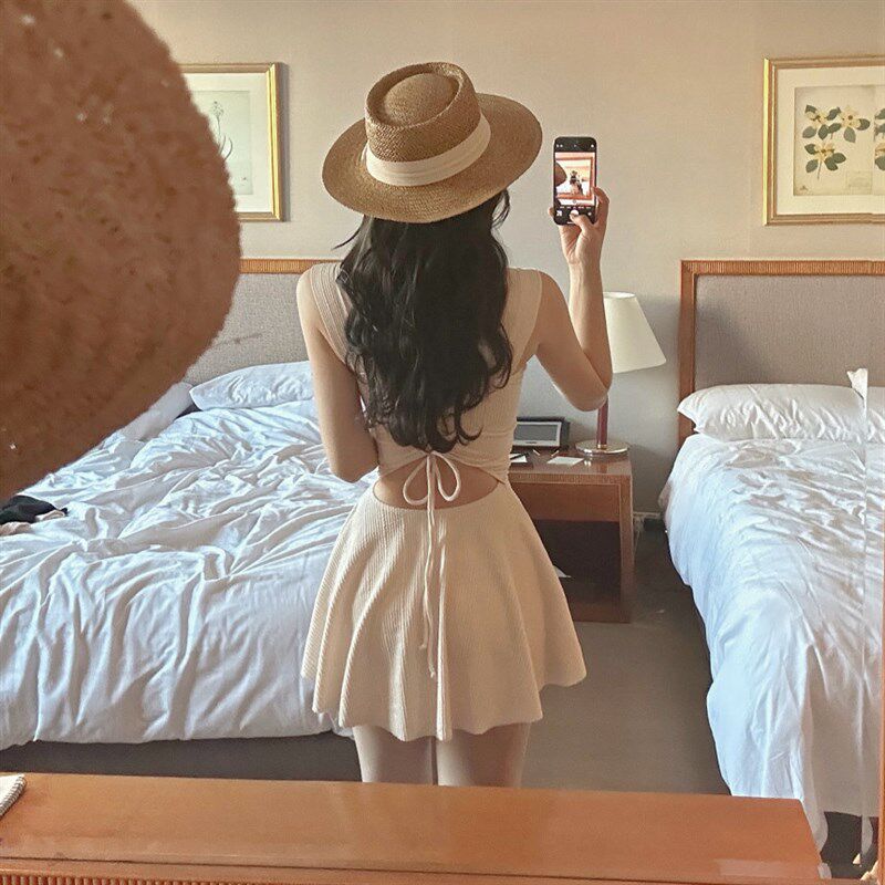 大渔 泳衣女新款连体裙式保守显瘦高级感海边度假泡温泉泳装