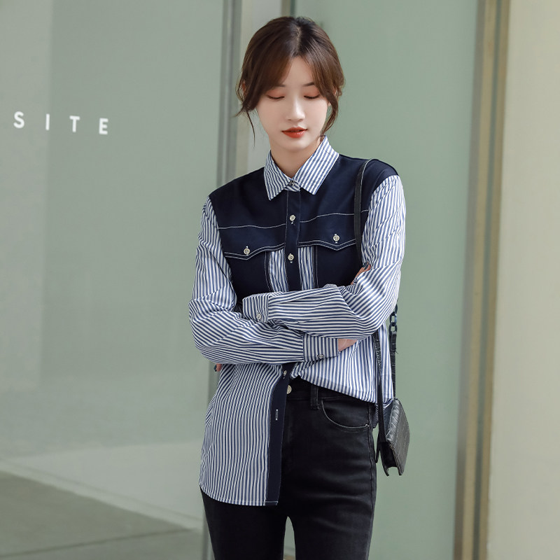 蓝色条纹衬衫女拼接设计感t小众新款2021年秋时尚洋气长袖牛仔衬
