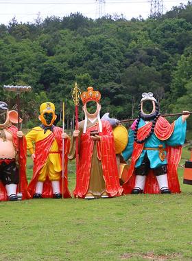 户外风景区西游记人物空脸打卡玻璃纤维雕塑幼儿园商场卡通孙悟空