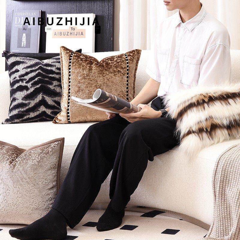 高级感割绒咖色抱枕覆古轻奢客厅沙发靠垫样板间现代简约靠枕