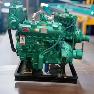 潍坊R6105ZC发动机110KW2000转船用柴油机带离合器
