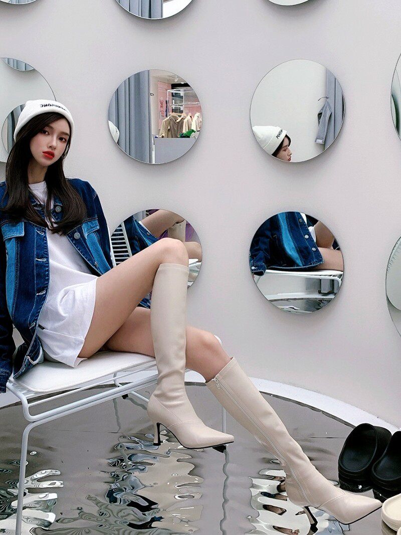 白色小长靴女2021n新款秋冬瘦瘦靴尖头高跟鞋法式欧美细跟马丁靴