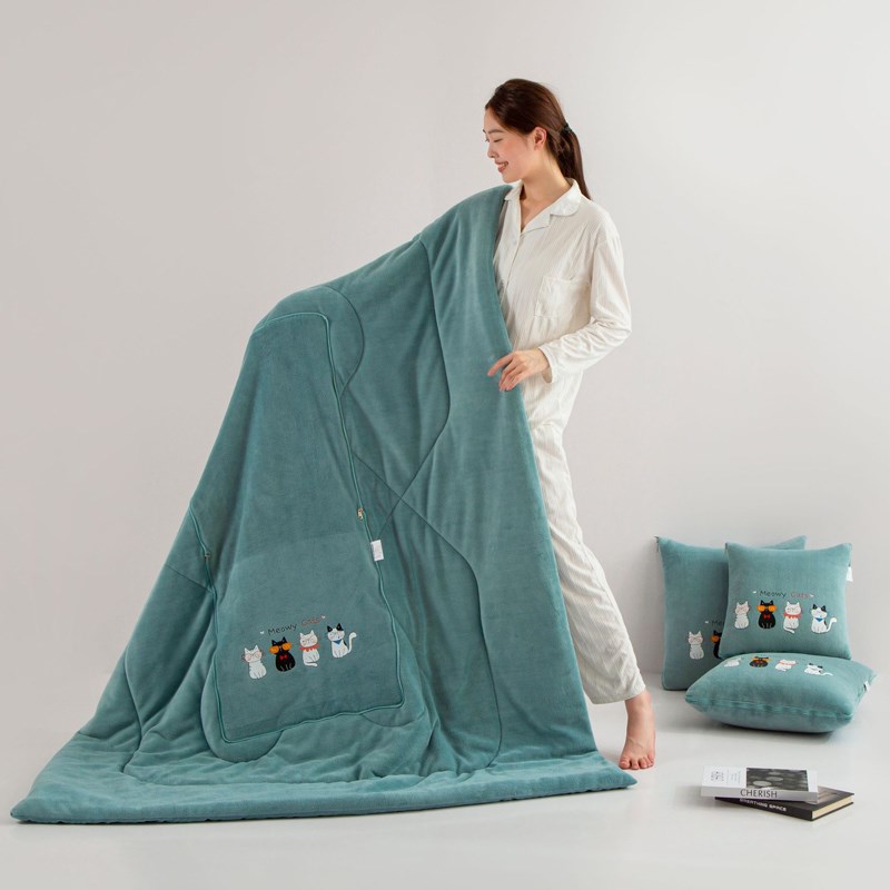 秋冬女生睡觉抱枕被两用二合一加厚办公室午睡毯车载毛绒沙发靠垫