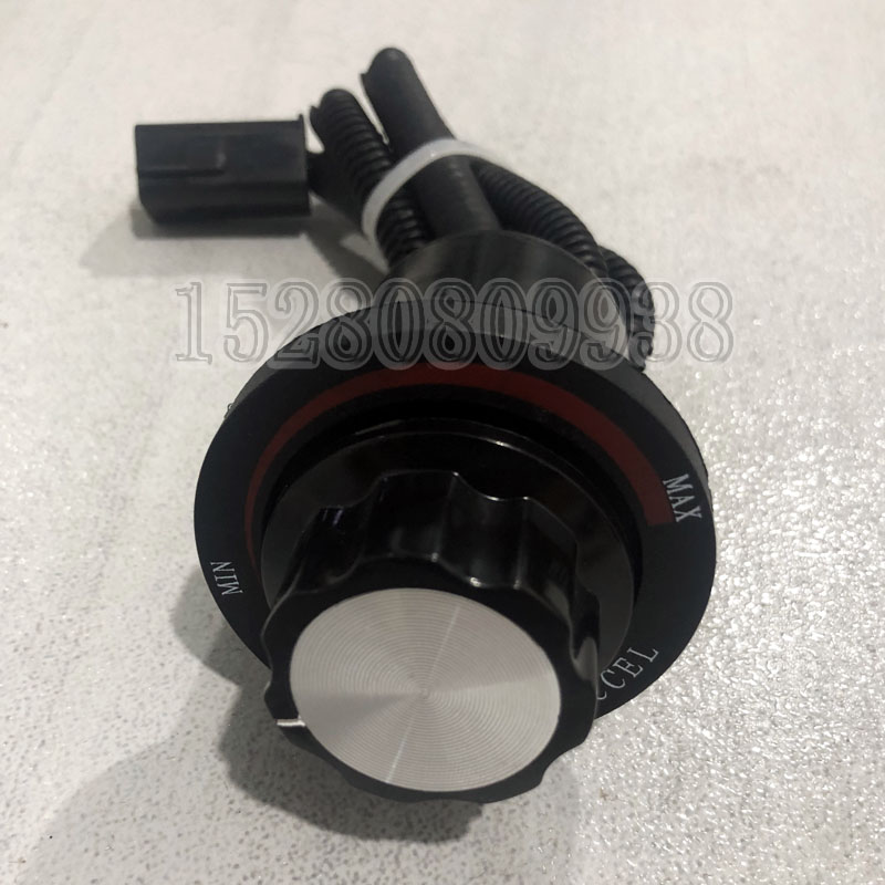 远山新源机械B75W75-8-9 780胶轮式挖掘机配件驾驶室电子油门开关