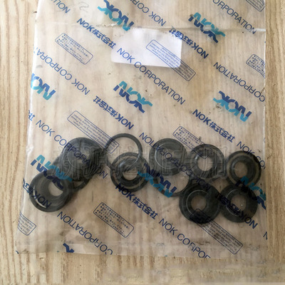 新源65 75胶轮式挖掘机配件操纵手柄夹木器踏板子弹头油封修理包