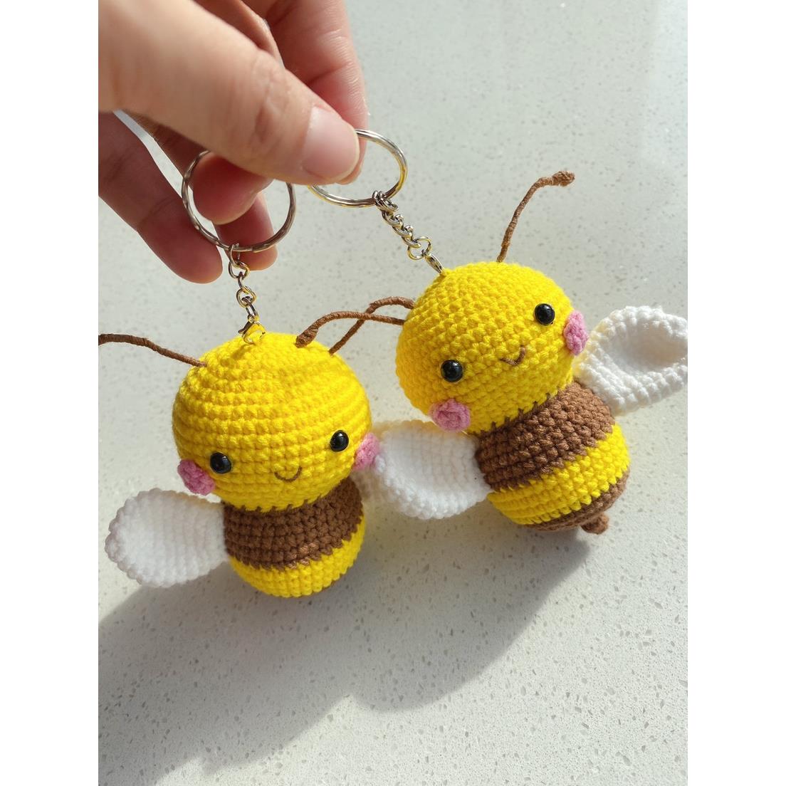 毛线多啦A梦小动物钥匙扣挂件手编玩偶小蜜蜂勾线钩针织成品包邮