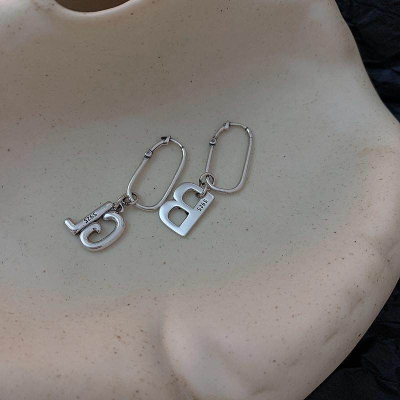 XBK气质字母对称insB小众设计女