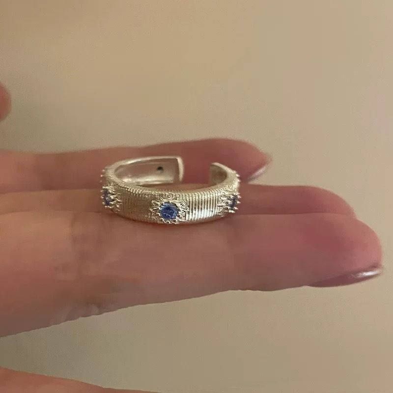 S925纯银蓝色锆石星芒戒指个性中古风vintage高级感拉丝条纹指环