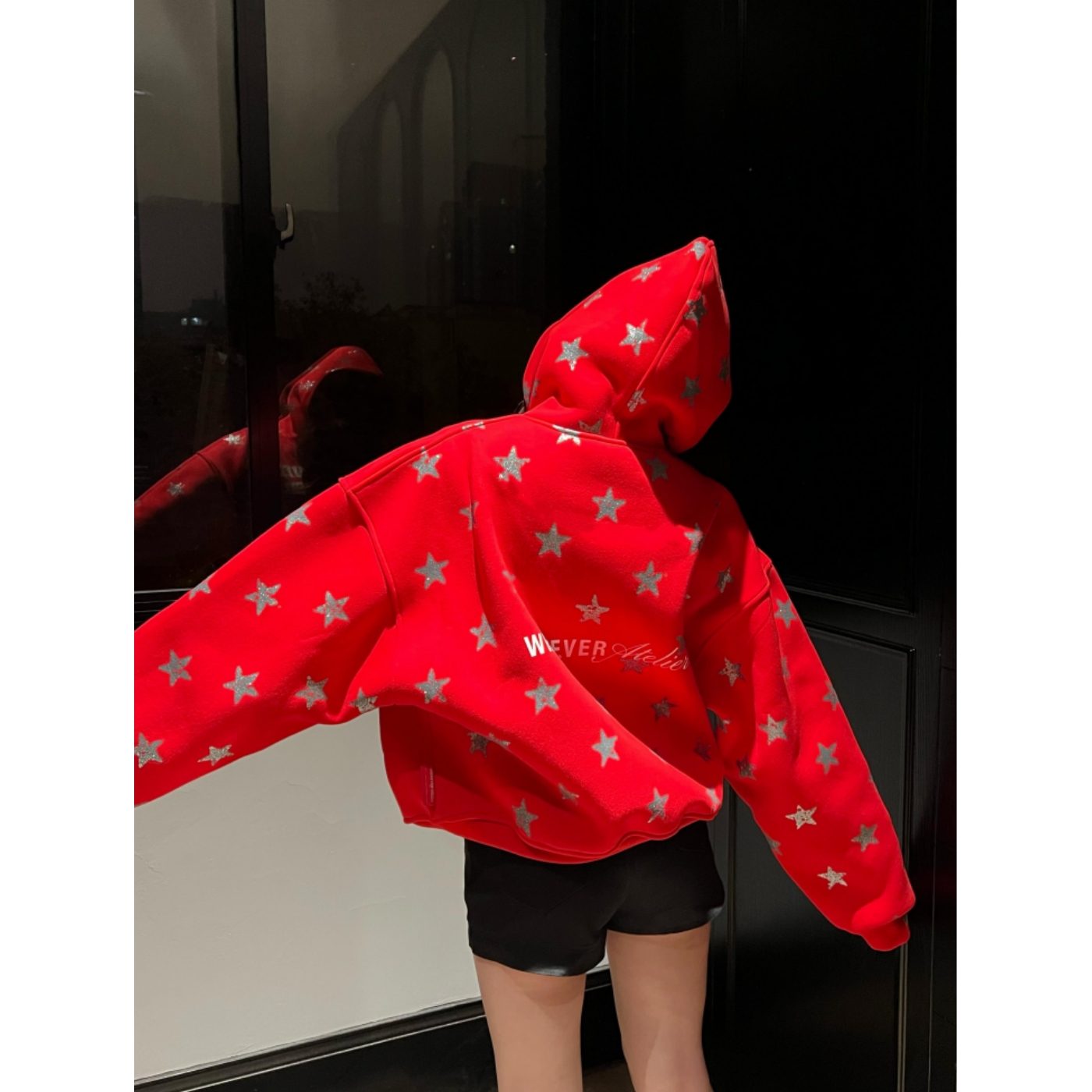 圣诞红节日穿搭加绒印花连帽卫衣