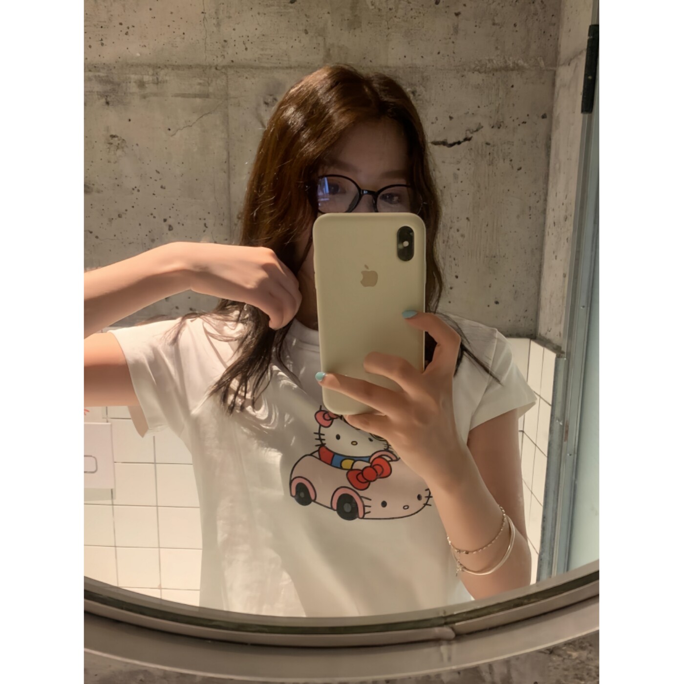 夏日独特小上衣 kitty猫印花减龄修身短袖t恤正肩甜美ins短款女