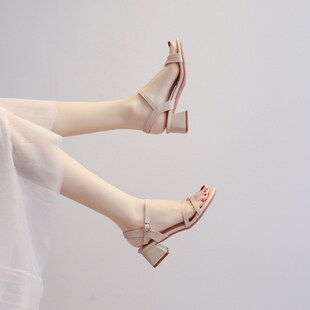 一字扣带露趾简约百搭粗跟女鞋 意康中跟凉鞋 圆头凉鞋 新款 女夏季