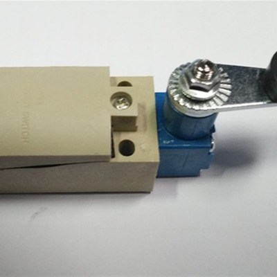 优质海天注塑机AZD1004行程开关限位开关微动开关感应开关