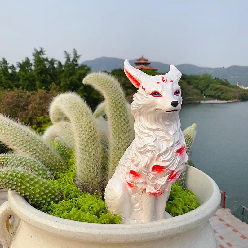 九尾狐狸多肉花盆景装饰摆件户外微景观猴尾柱造景国风招财小狐狸
