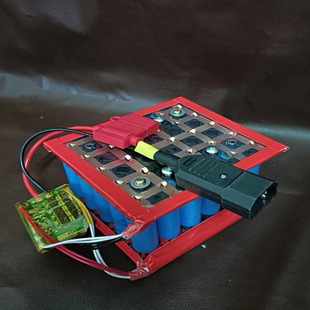 18650电池盒免焊接12V锂电池组装盒3串6并支架12V16AH电装池18个