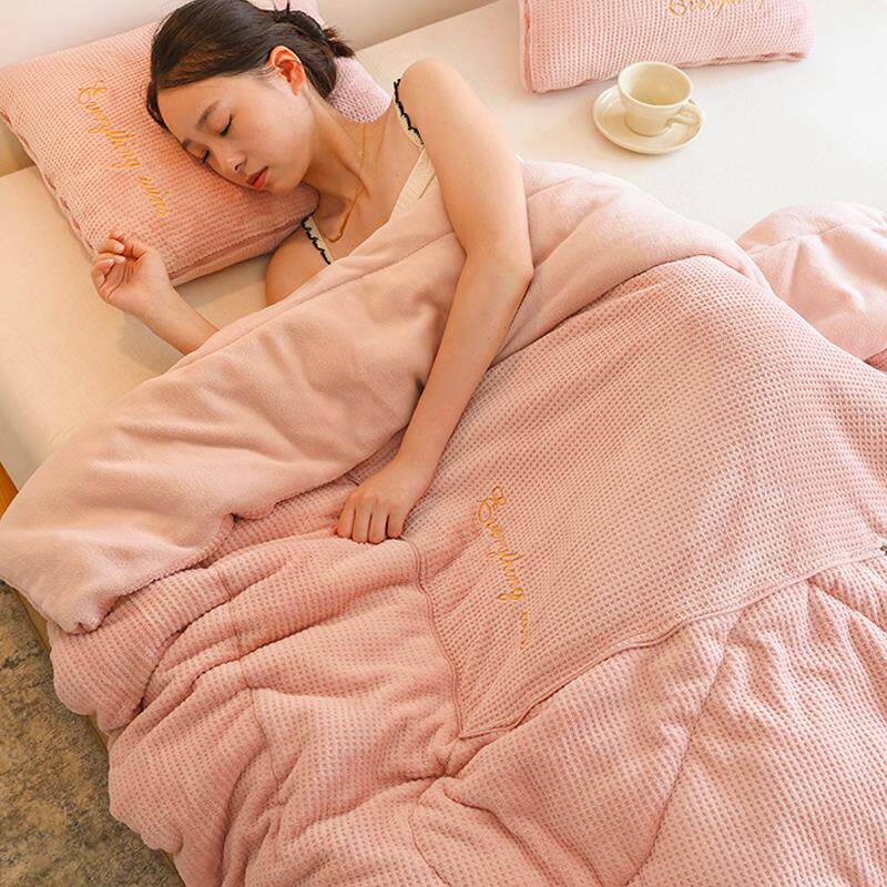 多功能冬季加厚牛奶绒抱枕被子两用靠垫枕头毯午休车载办公室折叠