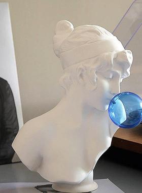 法式蓝色吹泡泡少女白色雕塑人物摆件电视柜酒柜雕像高级软装饰品