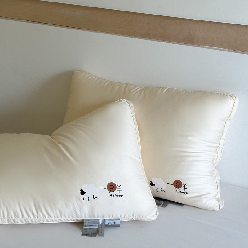 梨梦一只羊慢回弹家用舒睡枕酒店民宿成人枕头护颈枕4874一对装