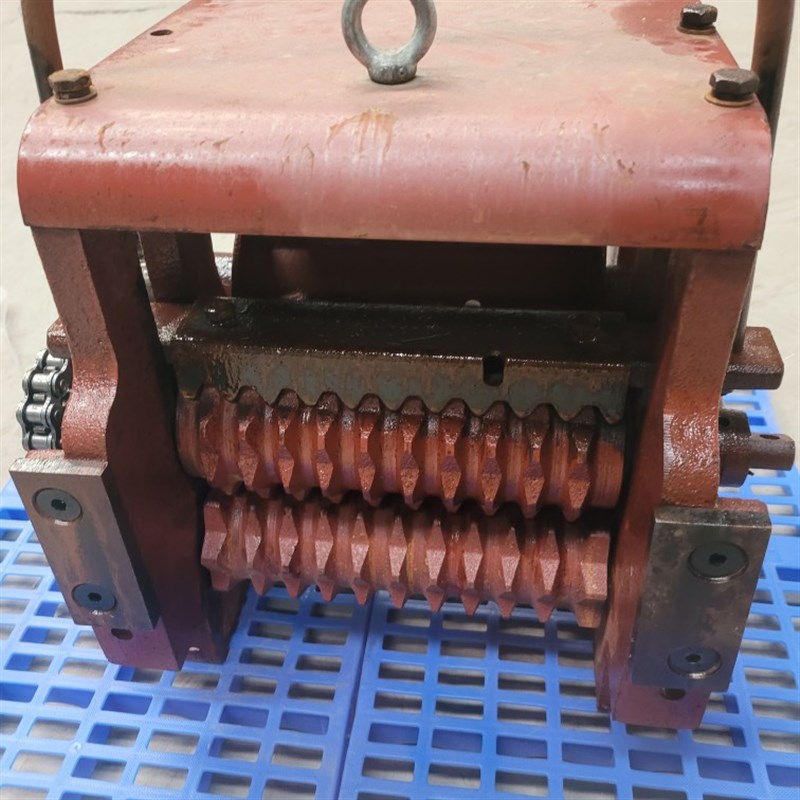 9z-4c高喷铡草机压辊,拉簧,支架,机头配件