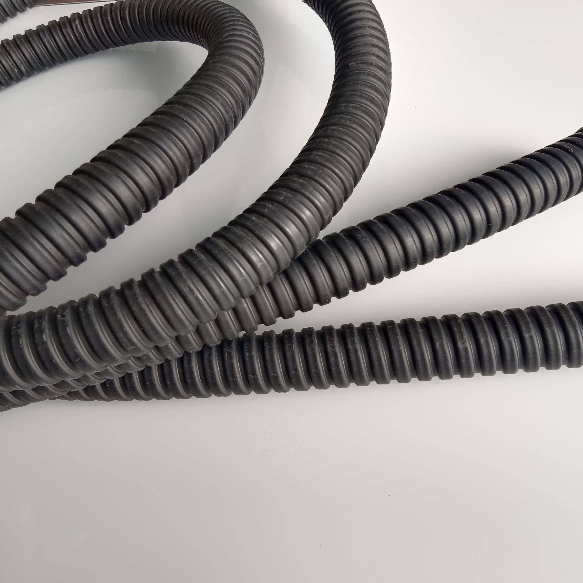 陕西黑色包塑软管供应P3型镀锌穿线金属波纹管40mm阻燃