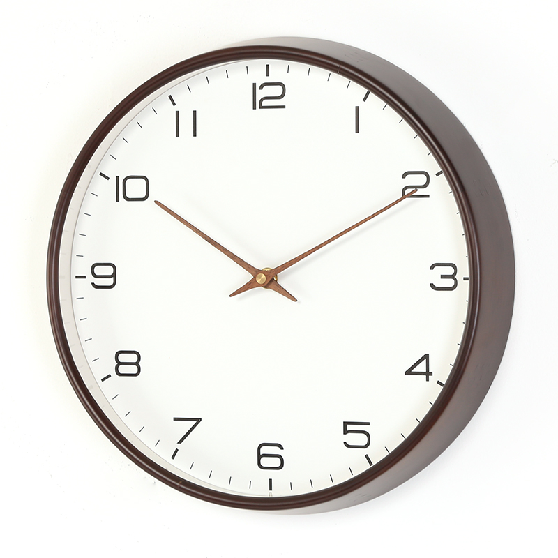 原木极简创意实木钟表挂钟静音家居客厅卧室轻奢榉木时钟挂墙壁钟