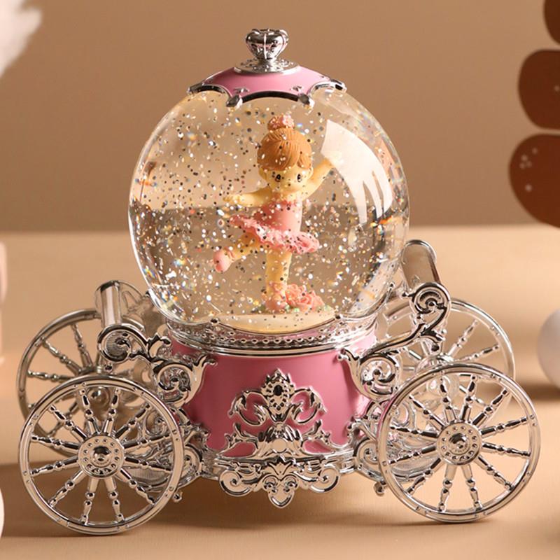 高档水晶球八音盒新情婚侣新结婚礼音乐盒摆件人美窝窝20订婚婚物