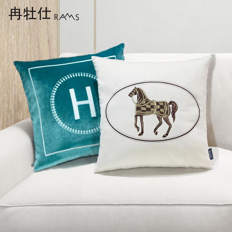 奶油风橙色简约轻奢客厅沙发靠枕靠垫酒店腰枕套丝绒刺绣马H抱枕
