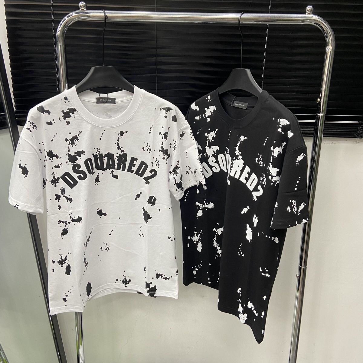 2025夏季新款DSQUARED2泼墨字母T恤男女潮牌宽松圆领短袖情侣款