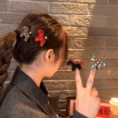 新年马上有钱轻奢满钻小马发夹女2026新款 高级感前额刘海边夹头饰